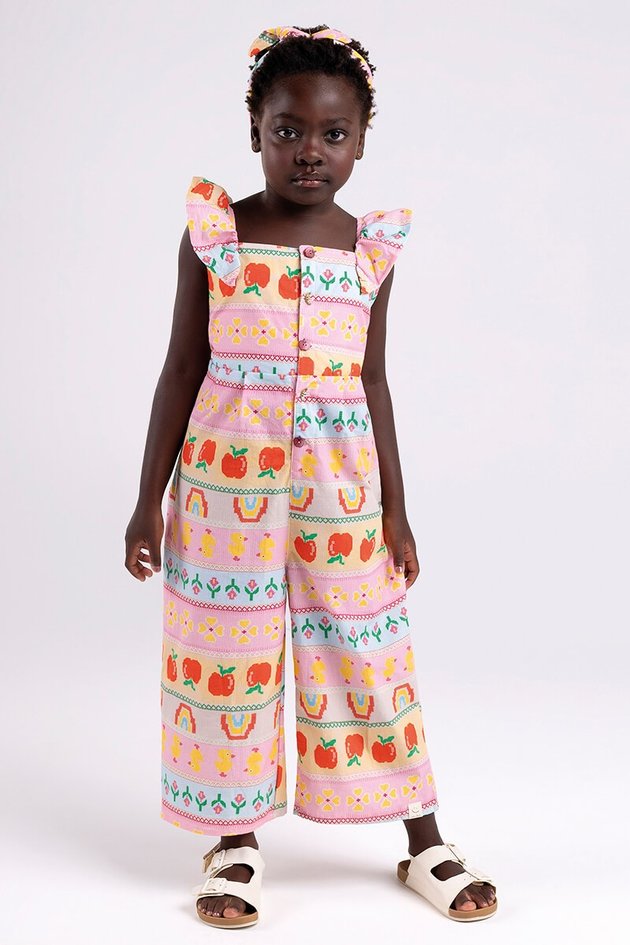 Macacão infantil feminino listrado com estilo e conforto